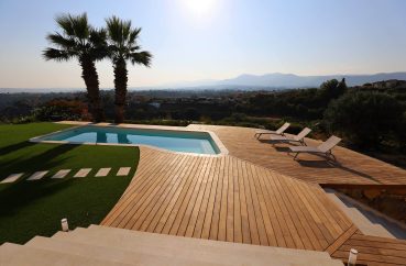 constructeur terrasse bois et contour bois pisicne pour Villa mougin, nice valbonne